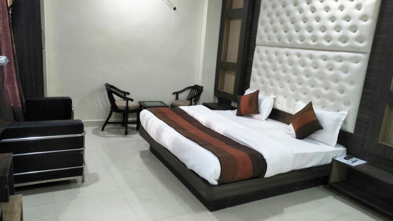 R.S Hotel & Restaurant Amritsar Exteriér fotografie
