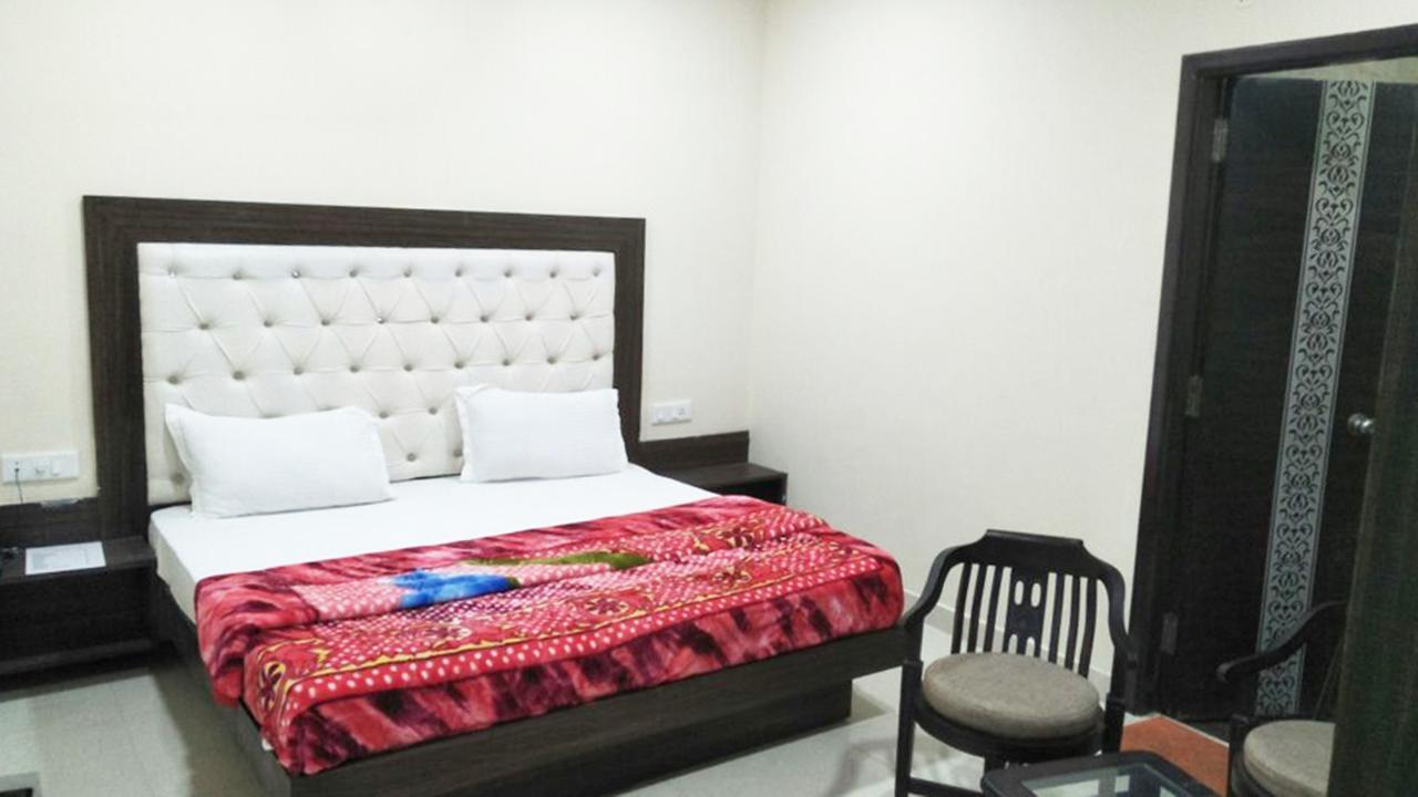 R.S Hotel & Restaurant Amritsar Exteriér fotografie