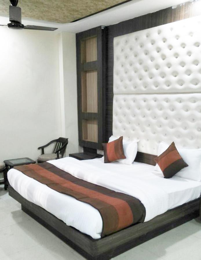 R.S Hotel & Restaurant Amritsar Exteriér fotografie