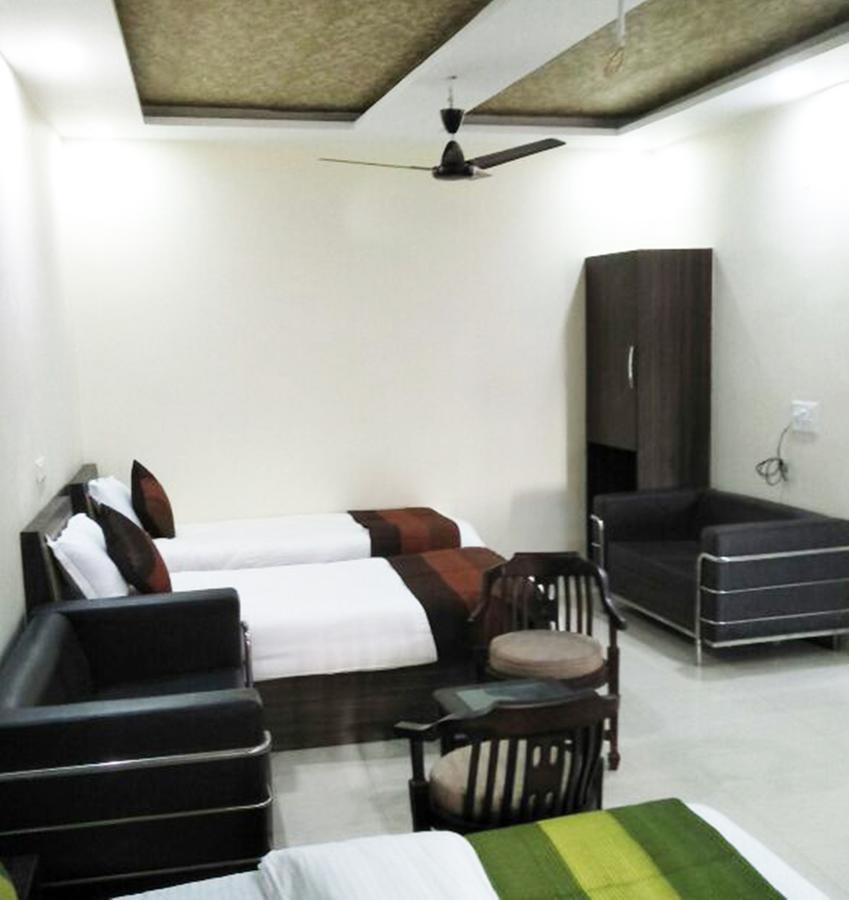 R.S Hotel & Restaurant Amritsar Exteriér fotografie